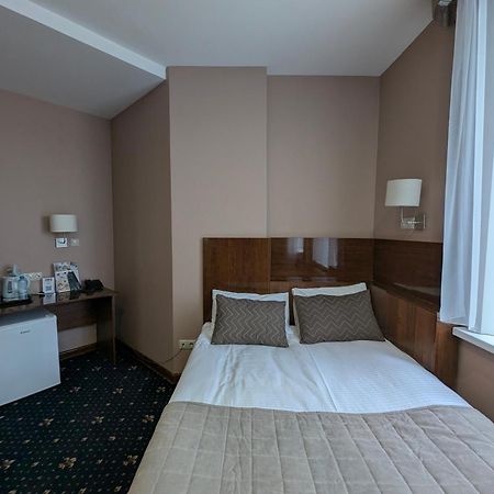 Victoria Hotel Uralsk Luaran gambar
