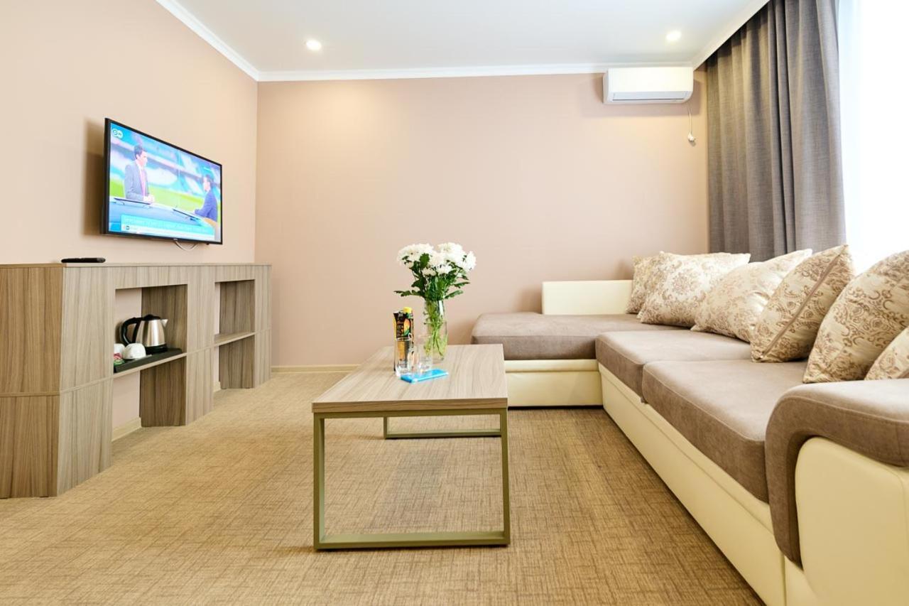 Victoria Hotel Uralsk Luaran gambar