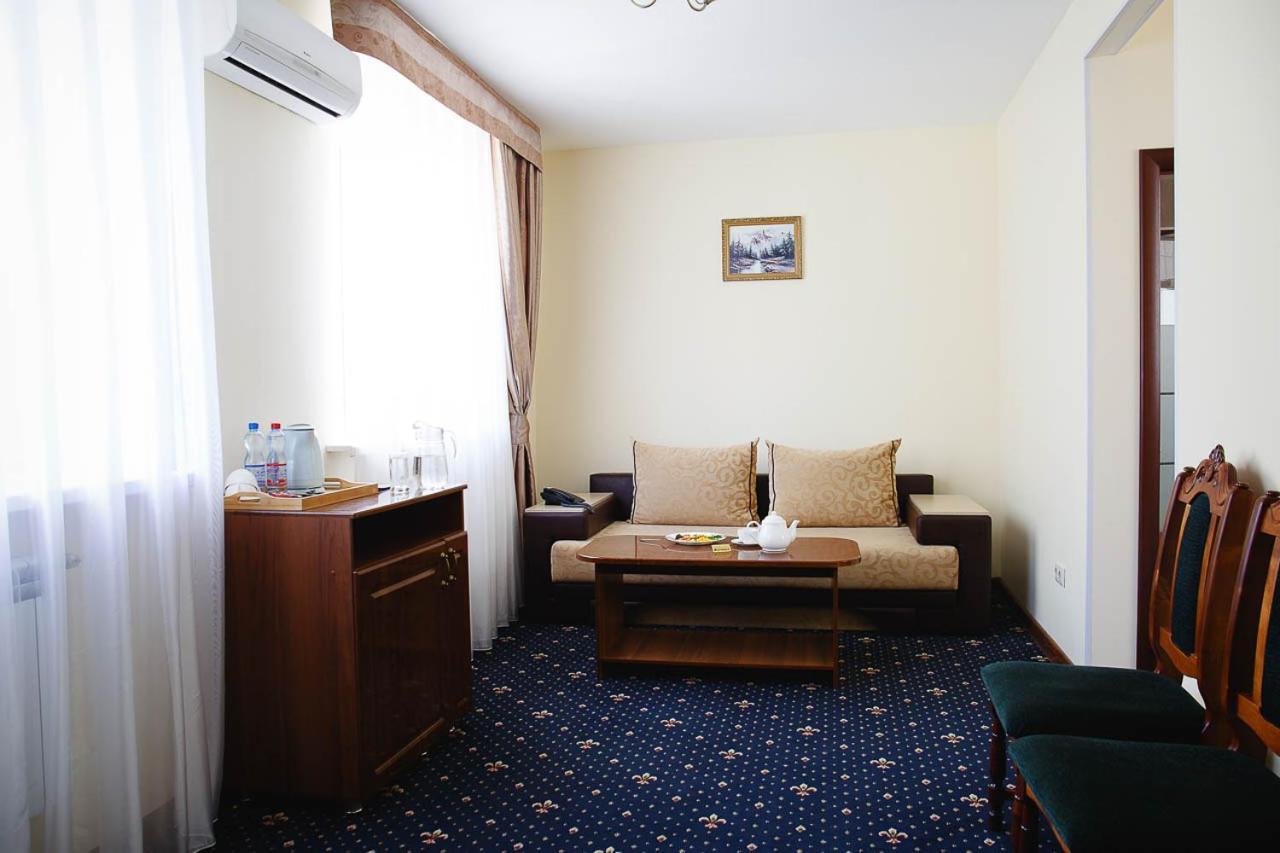 Victoria Hotel Uralsk Luaran gambar