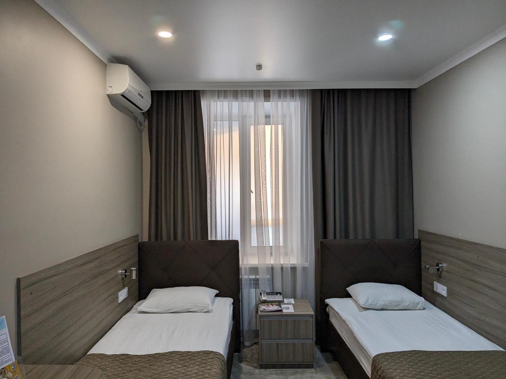 Victoria Hotel Uralsk Luaran gambar