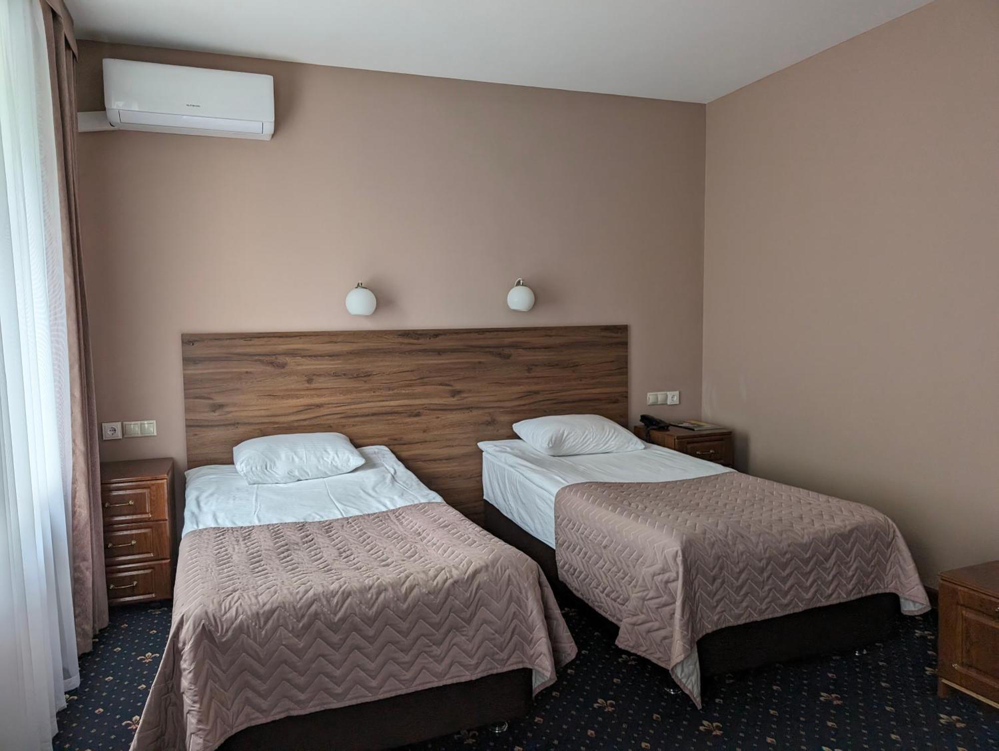Victoria Hotel Uralsk Luaran gambar