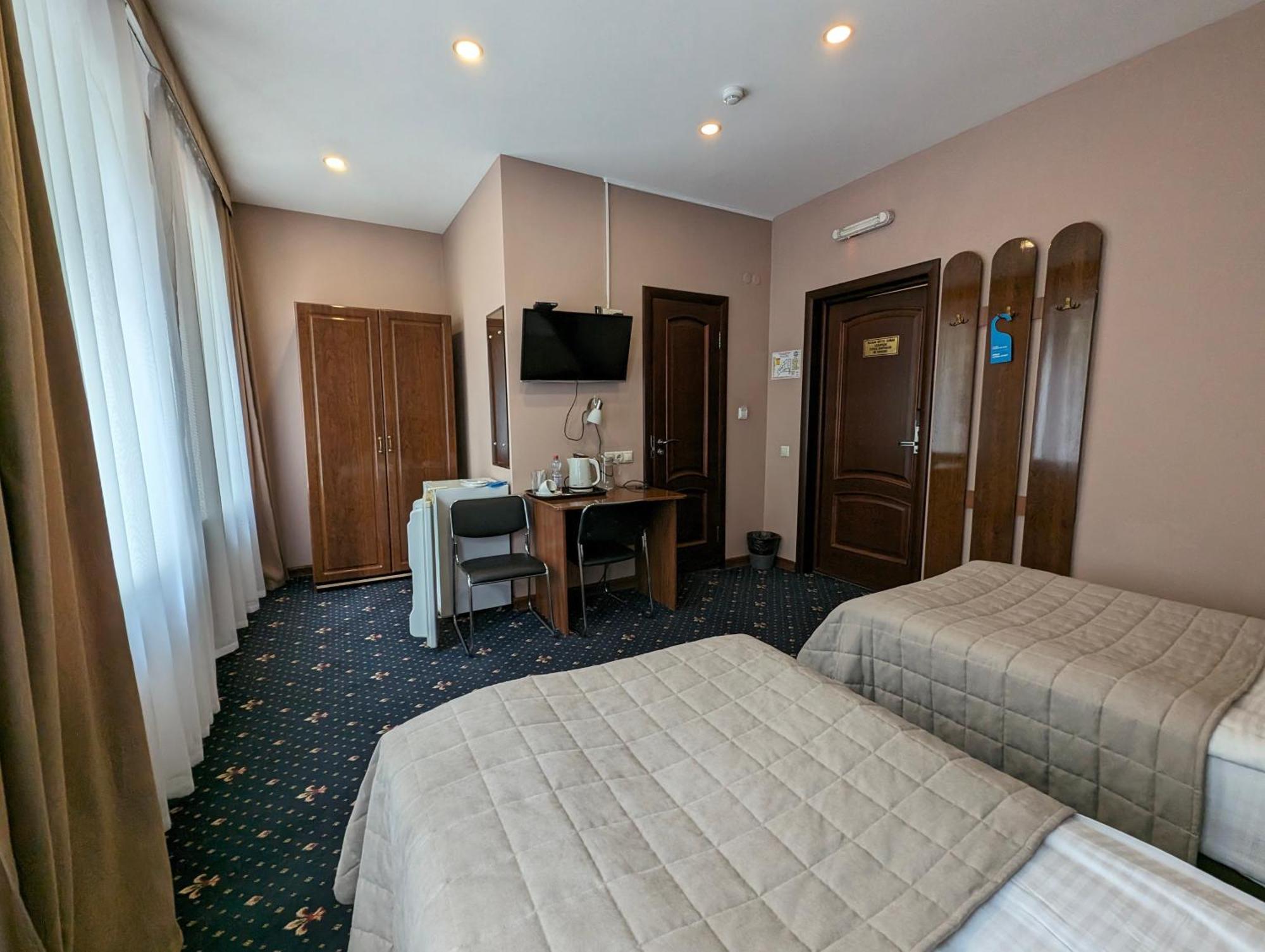 Victoria Hotel Uralsk Luaran gambar
