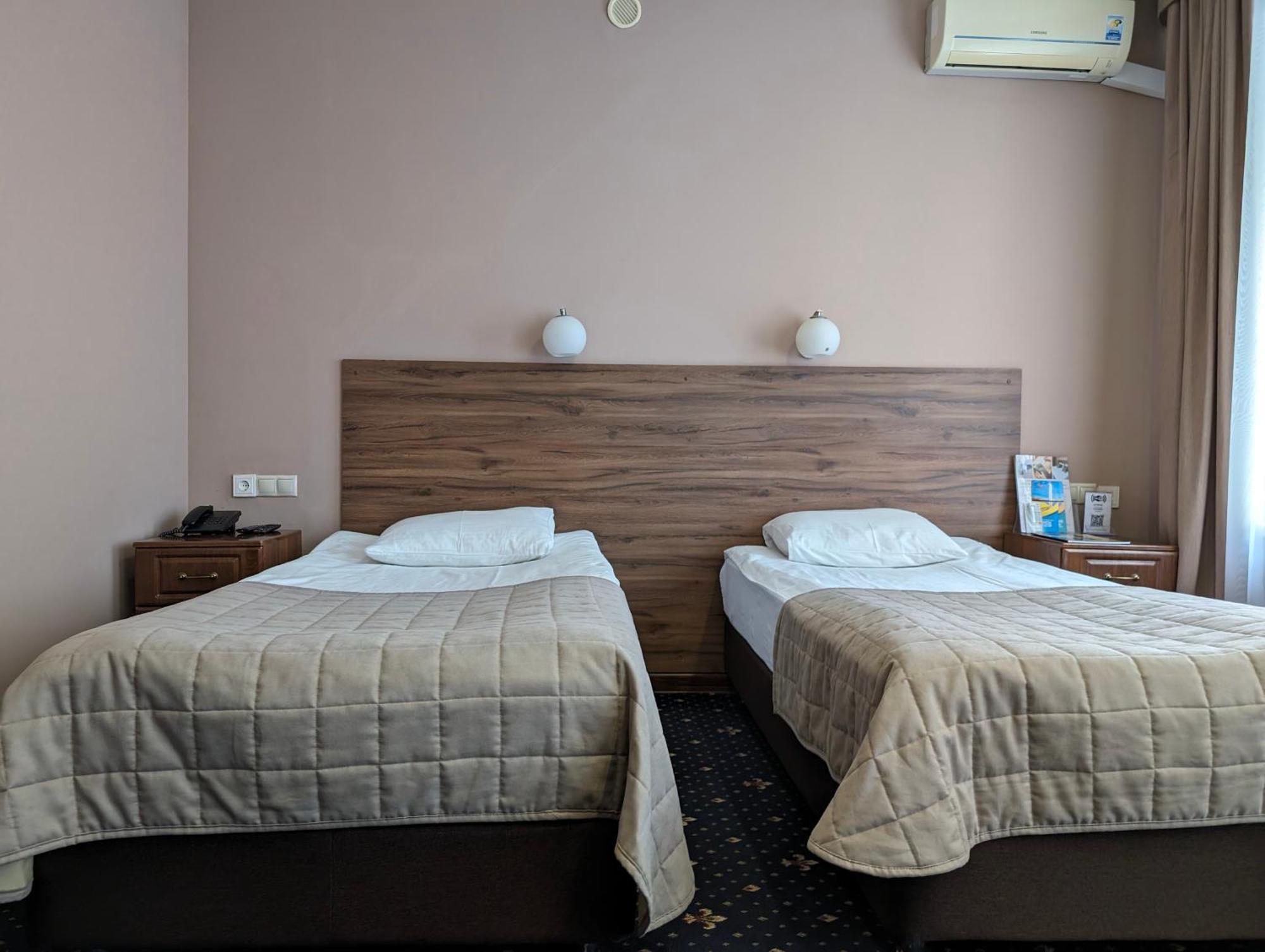 Victoria Hotel Uralsk Luaran gambar