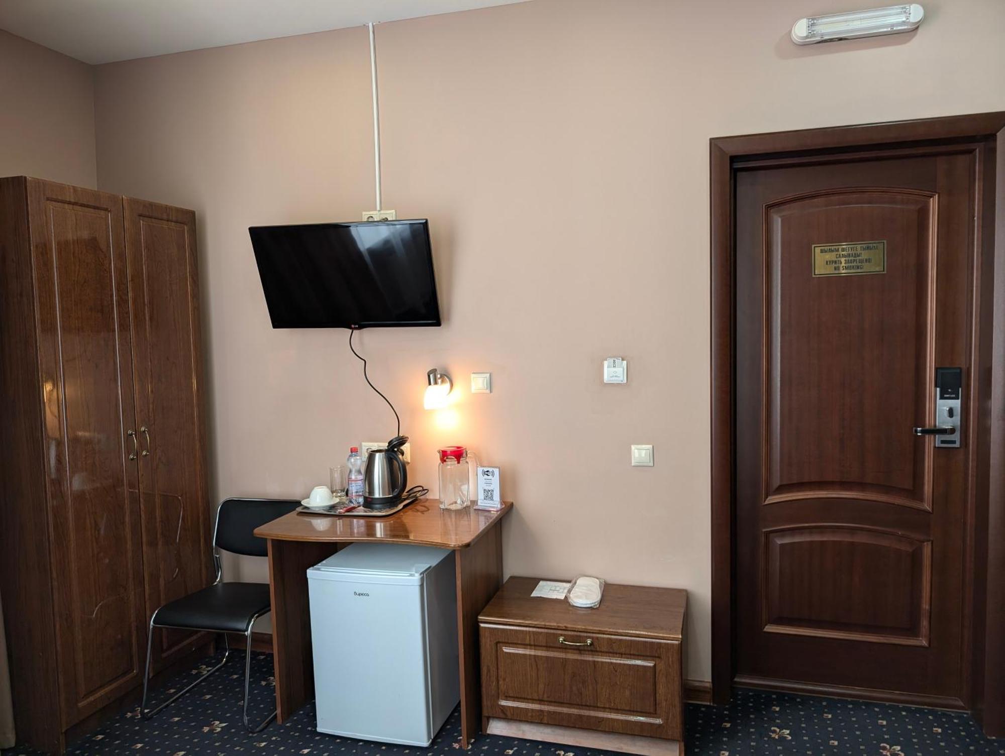 Victoria Hotel Uralsk Luaran gambar