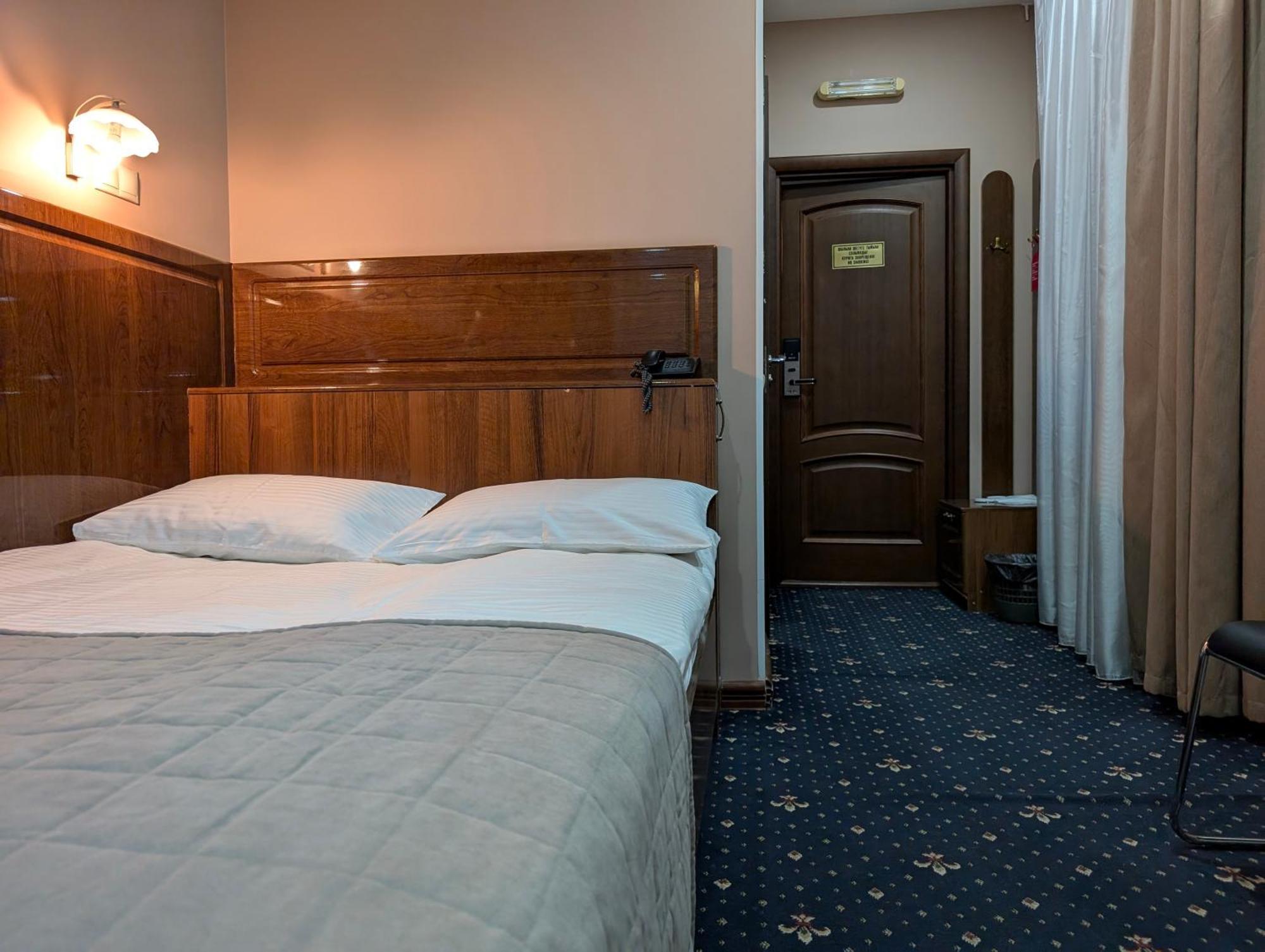 Victoria Hotel Uralsk Luaran gambar